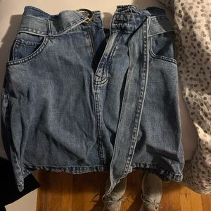 Francesca’s ring belt Denim skirt